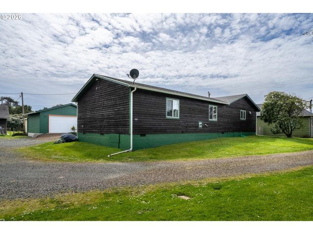 160 Ne 20TH Ave, Rockaway Beach, OR 97136