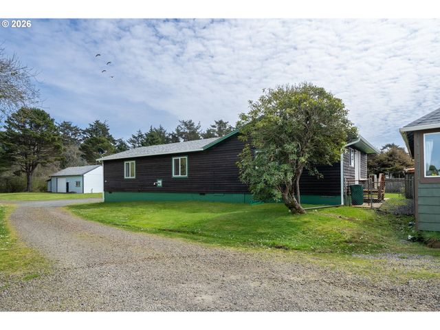 160 Ne 20TH Ave, Rockaway Beach, OR 97136