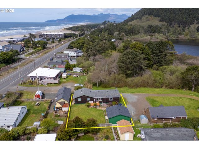160 Ne 20TH Ave, Rockaway Beach, OR 97136