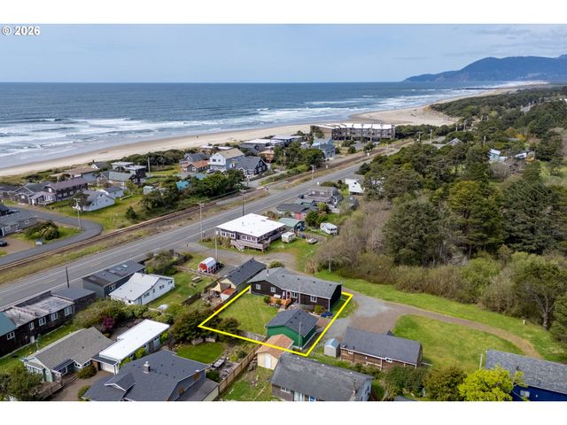 160 Ne 20TH Ave, Rockaway Beach, OR 97136