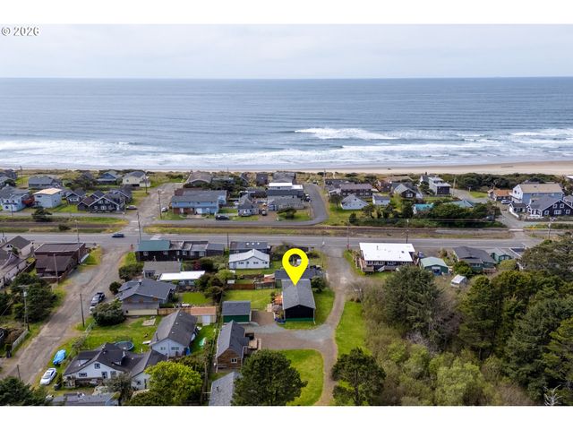 160 Ne 20TH Ave, Rockaway Beach, OR 97136
