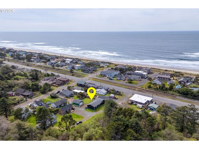 160 Ne 20TH Ave, Rockaway Beach, OR 97136