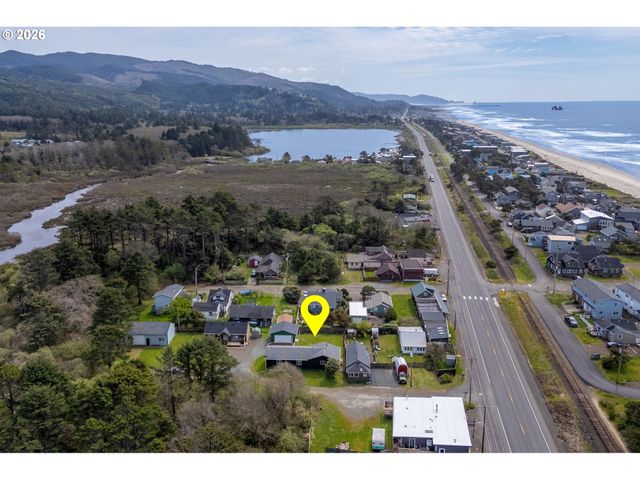 160 Ne 20TH Ave, Rockaway Beach, OR 97136