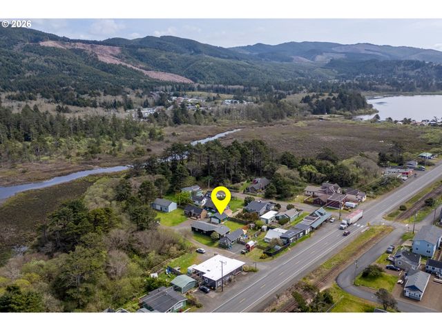 160 Ne 20TH Ave, Rockaway Beach, OR 97136