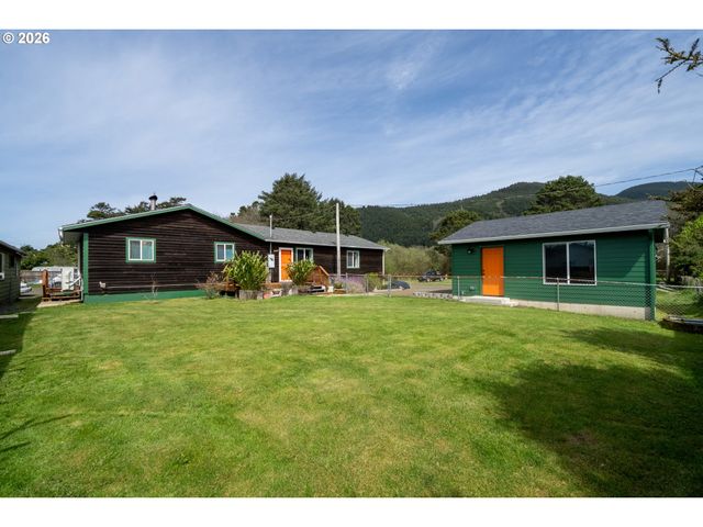 160 Ne 20TH Ave, Rockaway Beach, OR 97136