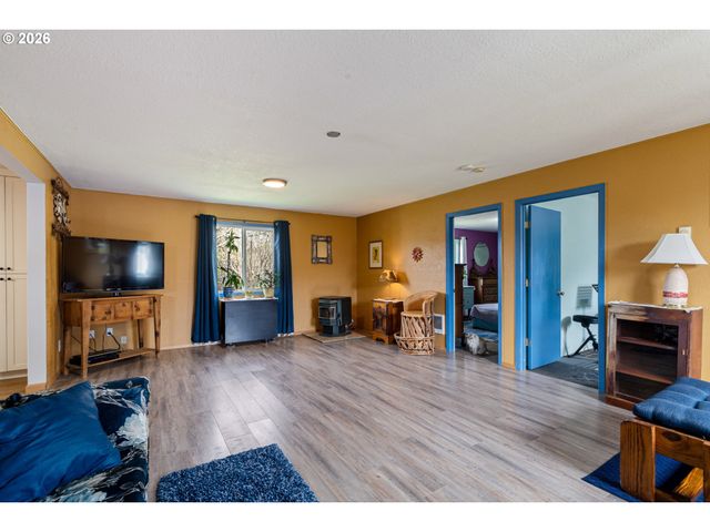 160 Ne 20TH Ave, Rockaway Beach, OR 97136