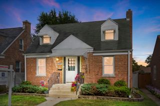9532 Jackson Avenue, Brookfield, IL 60513