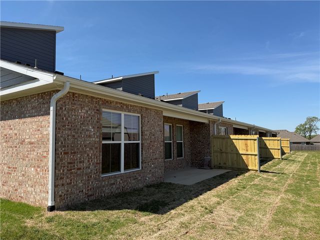 938 Seaborn Way, Pea Ridge, AR 72751