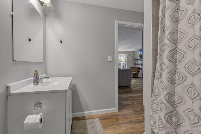 5060 Wheeling Road NE, Lancaster, OH 43130