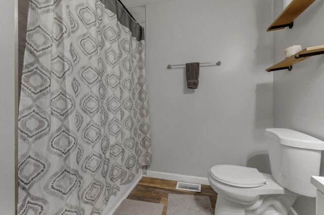 5060 Wheeling Road NE, Lancaster, OH 43130