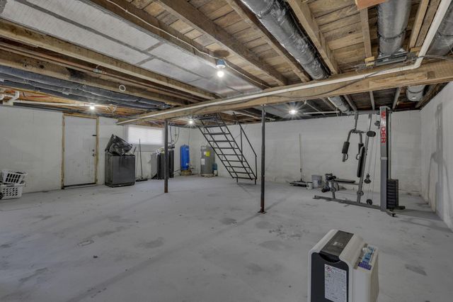 5060 Wheeling Road NE, Lancaster, OH 43130