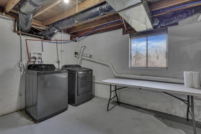 5060 Wheeling Road NE, Lancaster, OH 43130