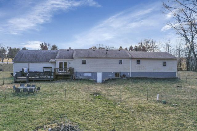 5060 Wheeling Road NE, Lancaster, OH 43130