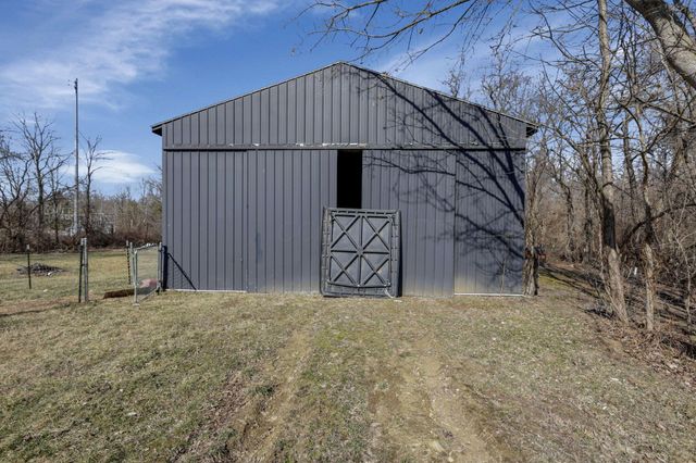 5060 Wheeling Road NE, Lancaster, OH 43130