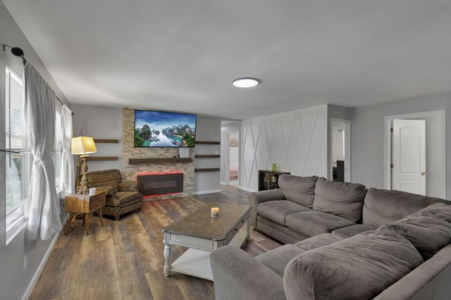 5060 Wheeling Road NE, Lancaster, OH 43130