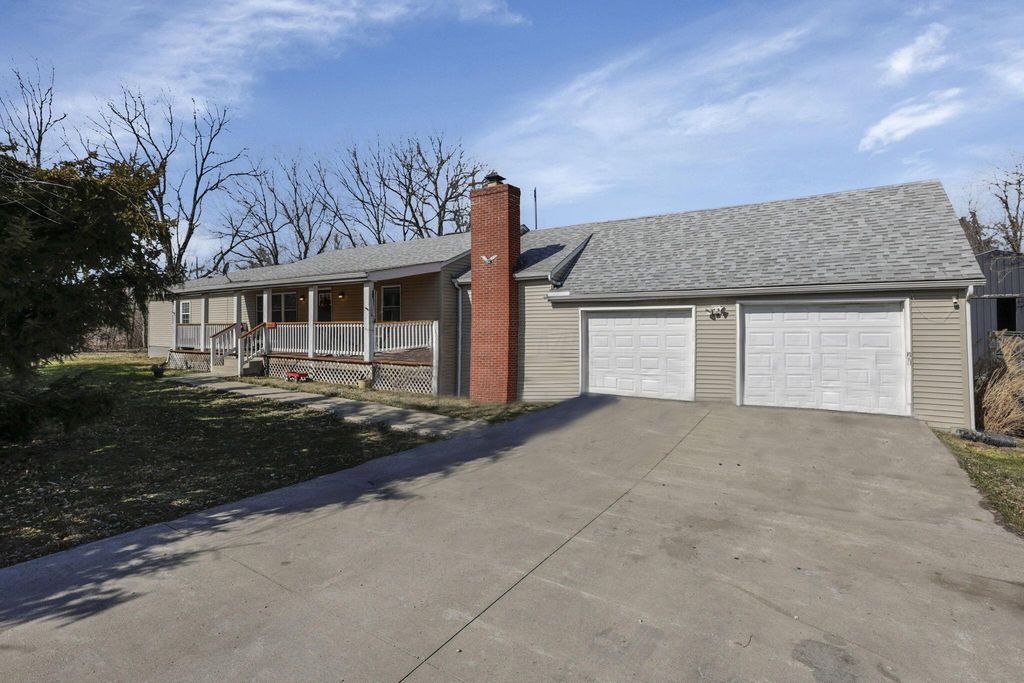 5060 Wheeling Road NE, Lancaster, OH 43130