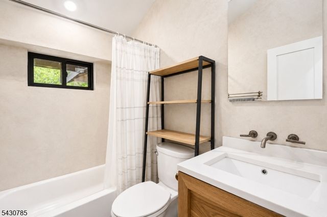 47 Glenside Trl, Sparta Twp., NJ 07871