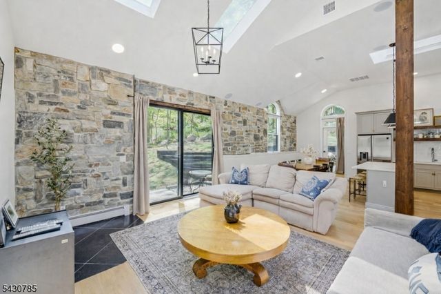 47 Glenside Trl, Sparta Twp., NJ 07871