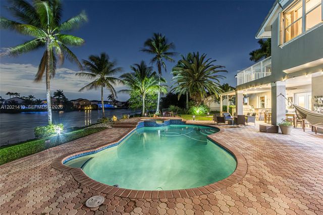 19361 NW 8th St, Pembroke Pines, FL 33029