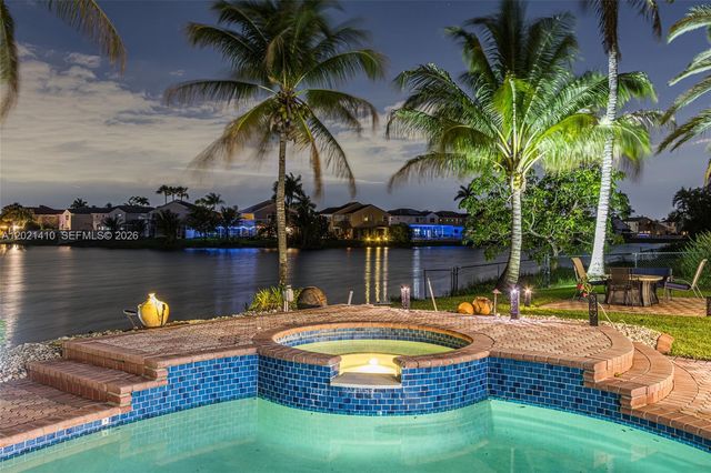 19361 NW 8th St, Pembroke Pines, FL 33029