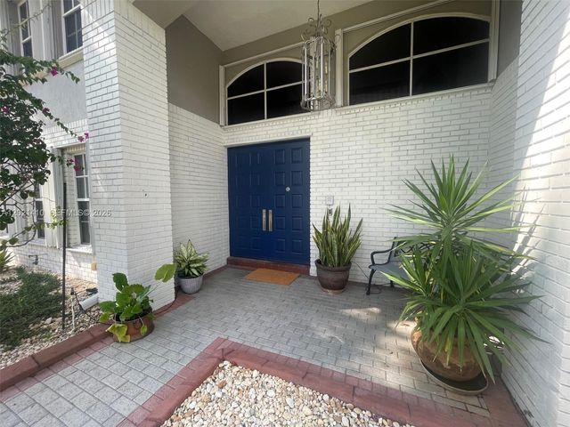 19361 NW 8th St, Pembroke Pines, FL 33029