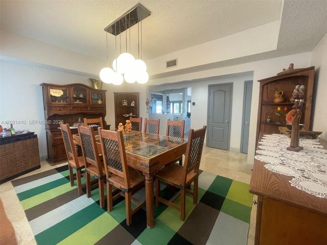 19361 NW 8th St, Pembroke Pines, FL 33029