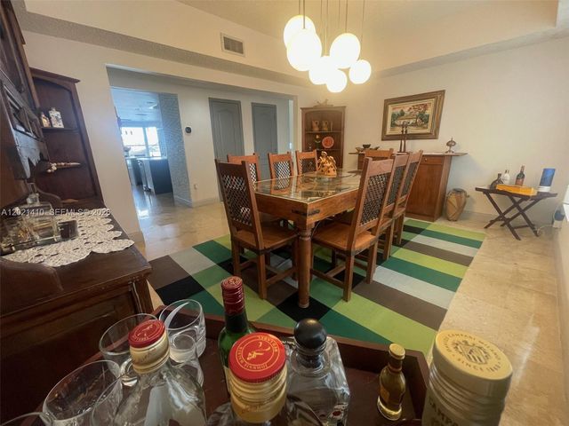 19361 NW 8th St, Pembroke Pines, FL 33029