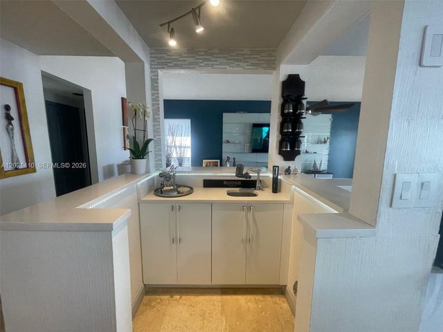 19361 NW 8th St, Pembroke Pines, FL 33029