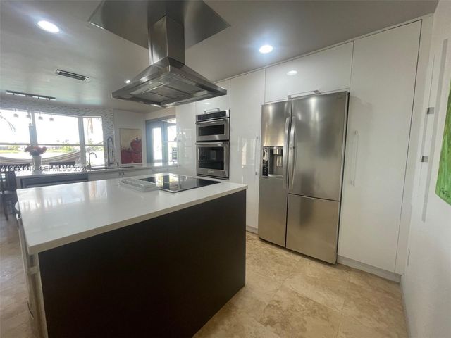 19361 NW 8th St, Pembroke Pines, FL 33029