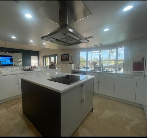 19361 NW 8th St, Pembroke Pines, FL 33029
