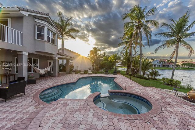 19361 NW 8th St, Pembroke Pines, FL 33029