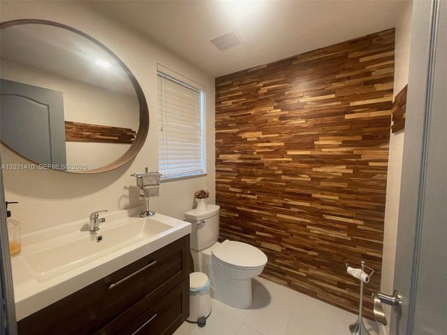 19361 NW 8th St, Pembroke Pines, FL 33029
