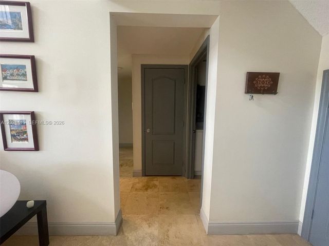19361 NW 8th St, Pembroke Pines, FL 33029