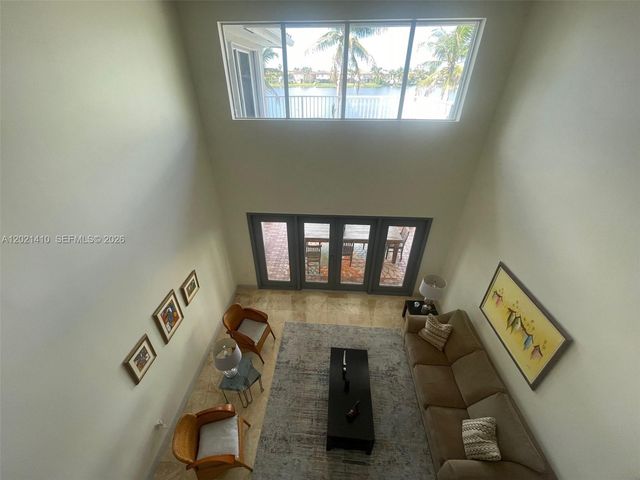 19361 NW 8th St, Pembroke Pines, FL 33029