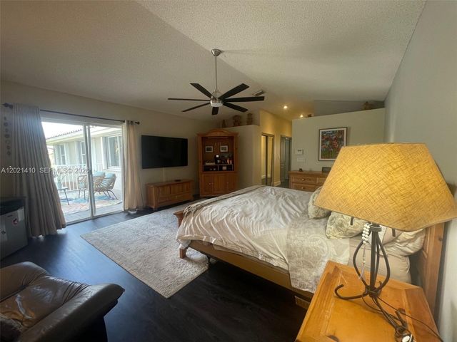 19361 NW 8th St, Pembroke Pines, FL 33029