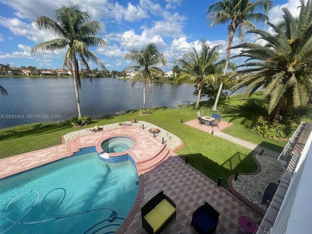 19361 NW 8th St, Pembroke Pines, FL 33029