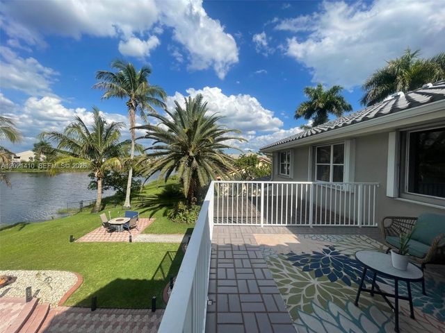 19361 NW 8th St, Pembroke Pines, FL 33029