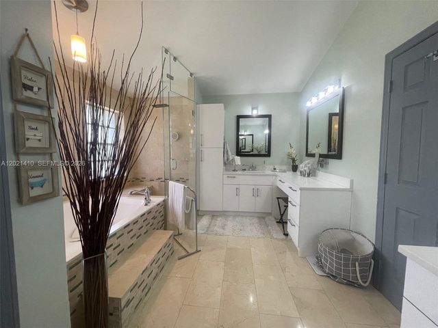 19361 NW 8th St, Pembroke Pines, FL 33029