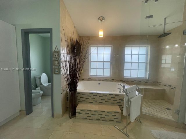 19361 NW 8th St, Pembroke Pines, FL 33029