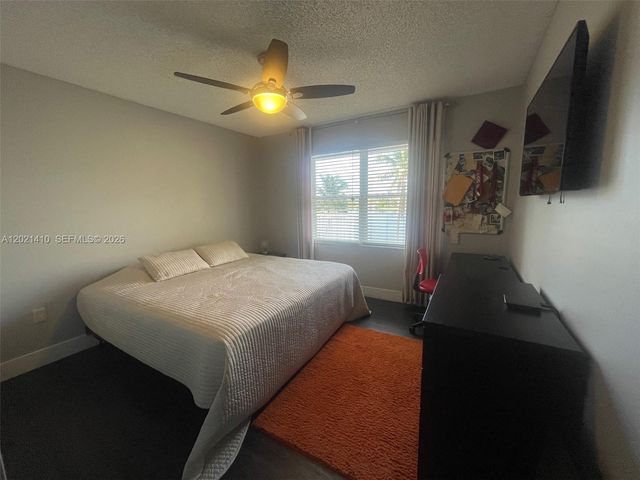 19361 NW 8th St, Pembroke Pines, FL 33029