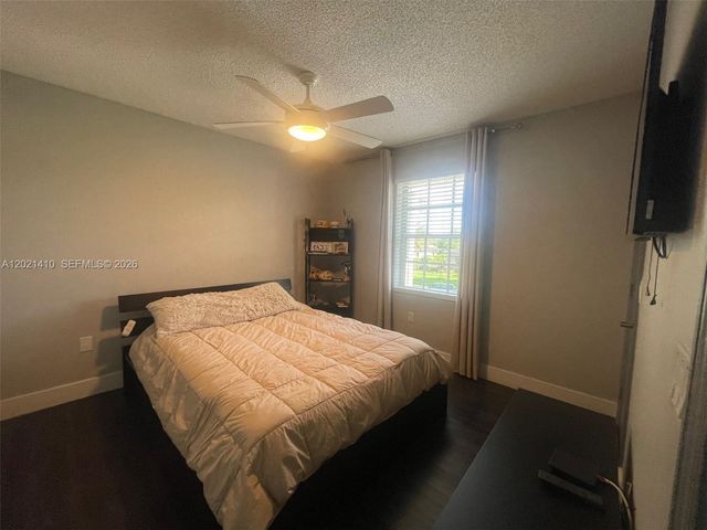 19361 NW 8th St, Pembroke Pines, FL 33029