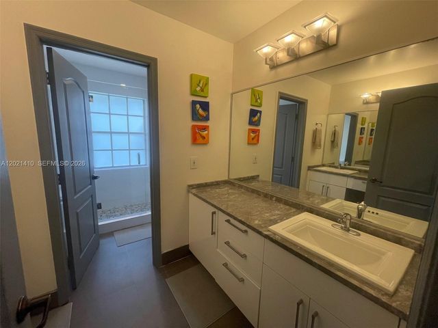 19361 NW 8th St, Pembroke Pines, FL 33029