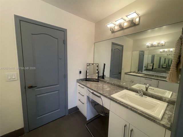 19361 NW 8th St, Pembroke Pines, FL 33029