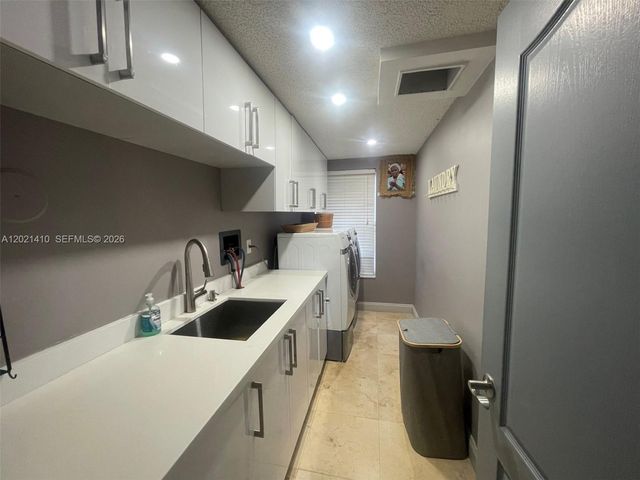 19361 NW 8th St, Pembroke Pines, FL 33029