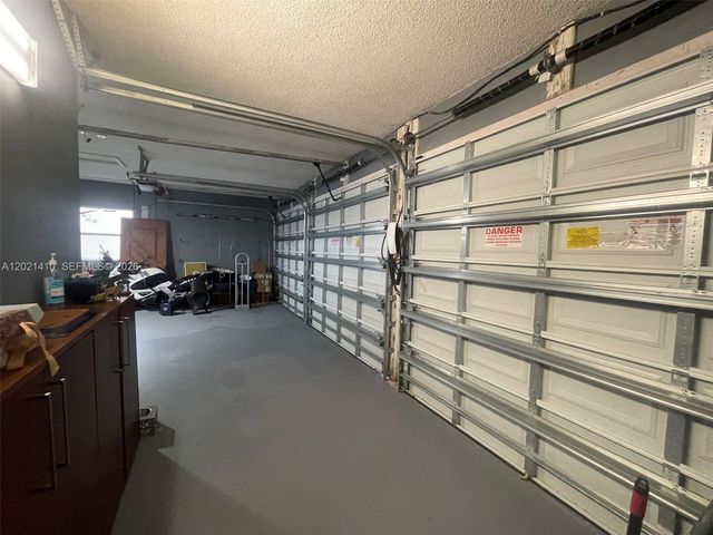 19361 NW 8th St, Pembroke Pines, FL 33029