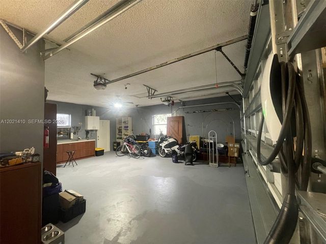 19361 NW 8th St, Pembroke Pines, FL 33029