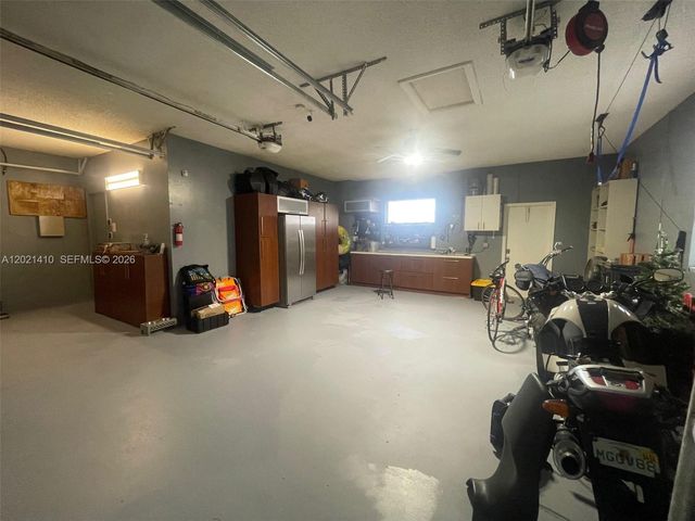 19361 NW 8th St, Pembroke Pines, FL 33029