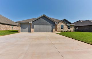 1935 W Flintlock Way, Mustang, OK 73064