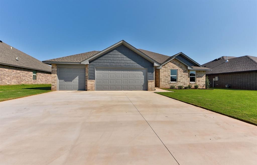 1935 W Flintlock Way, Mustang, OK 73064