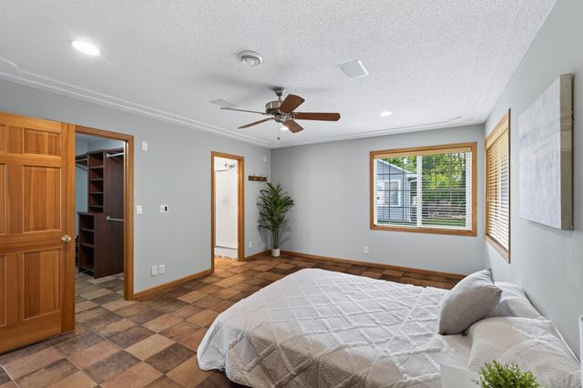 6975 Eagle Trail, Centerville, MN 55038